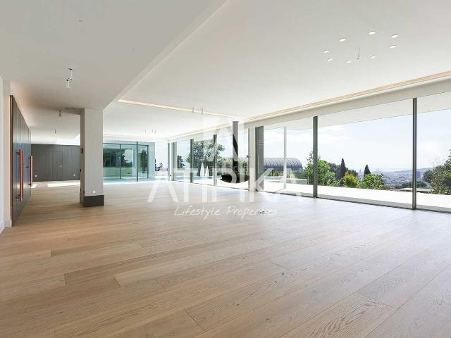 Casa en venta en Barcelona, Pedralbes. Villa de Lujo en Pedralbes con Vistas y Piscina Privada. Casas.