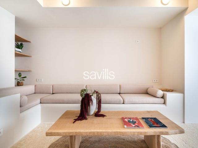 Casa en venta en Barcelona, Poblenou. Casa en venta con piscina privada en el corazón de Poblenou. Casas.