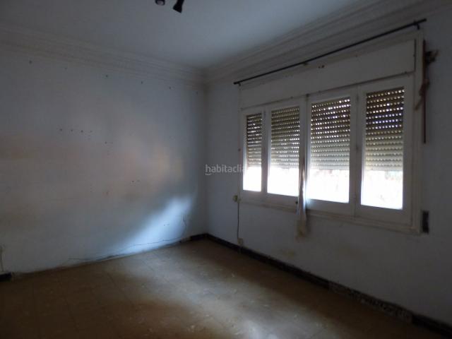 Casa en venta en Barcelona, Prosperitat. CASA INDEPENDIENTE A REFORMAR PSJE VALLDAURA. Casas.
