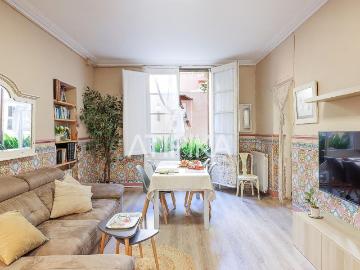 Casa en venta en Barcelona, Putget Farró. Casa en venta de finales del sigo XIX de 300m sobre una parcela de 500m con vistas panorámicas en el Putxet i el Farró. Casas.