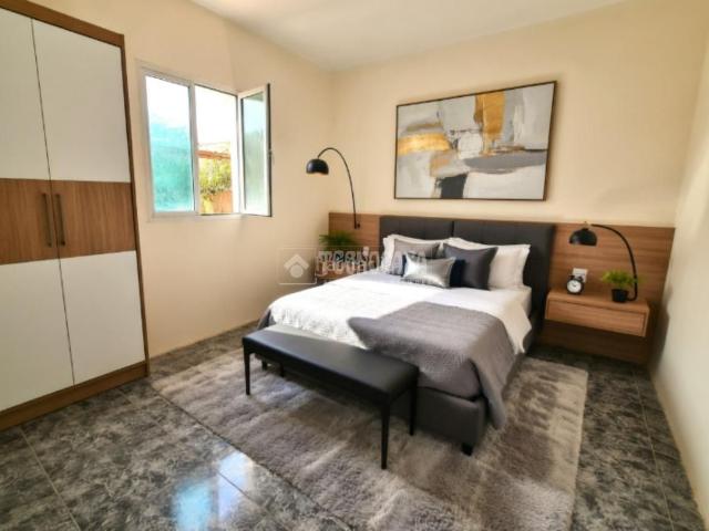 Casa en venta en Barcelona, Roquetes. Casa en venta en Barcelona. Casas.