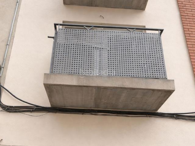 Casa en venta en Barcelona, Roquetes. casa grande de 5 hab. Casas.