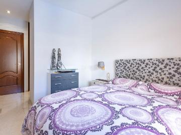 Casa en venta en Barcelona, Sant Andreu de Palomar. Magnífica casa con piscina, terraza y dos plazas de parking en Sant Andreu. Casas.