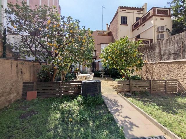 Casa en venta en Barcelona, Sant Andreu de Palomar. ESPECTACULAR CASA EN VENDA AL CARRER SOCRATES. Casas.