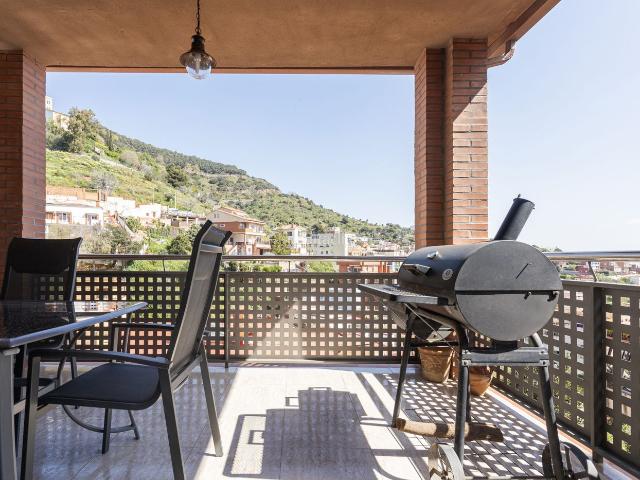 Casa en venta en Barcelona, Sant Genís dels Agudells. Casa unifamilar aislada en Horta Guinardó. Casas.