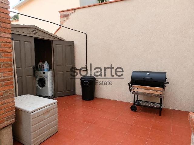 Casa en venta en Barcelona, Sant Genís dels Agudells. Casa de grandes dimensiones ideal para familias o inversión. Casas.