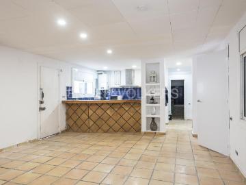 Casa en venta en Barcelona, Sant Genís dels Agudells. Propiedad con muchas posibilidades y vistas excepcionales. Casas.