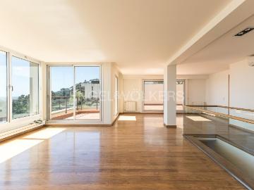 Casa en venta en Barcelona, Sant Gervasi Bonanova. Casa con vistas espectaculares lujo y vistas panorámicas en un oasis privado a minutos del centro. Casas.