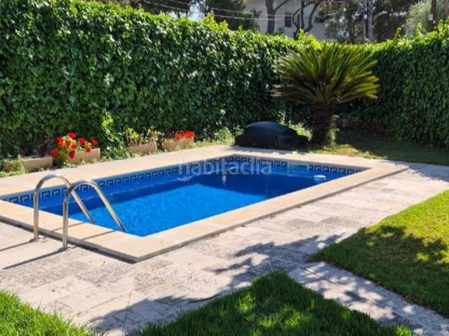 Casa en venta en Barcelona, Sants. Chalet listo para entrar a vivir en TORTOSA. Casas.