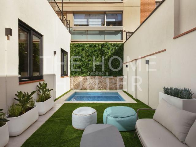 Casa en venta en Barcelona, Sagrada Família. Casa de lujo de 339 m2 con piscina y vistas en venta en Sagrada Família, Barcelona. Casas.