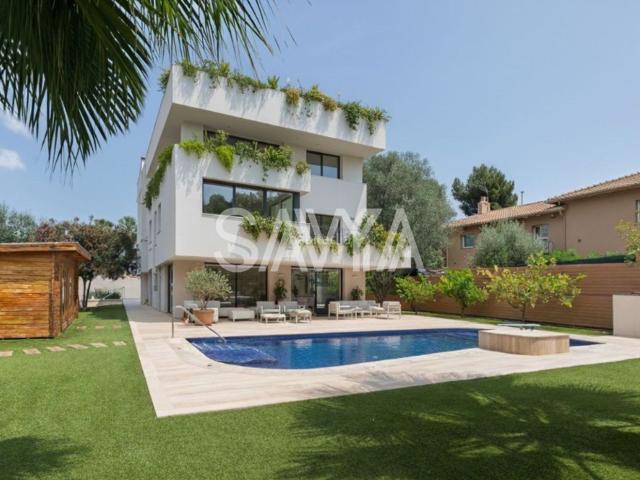 Casa en venta en Barcelona, Sarrià. Espectacular casa unifamiliar de obra seminueva en Sarriá con piscina. Casas.