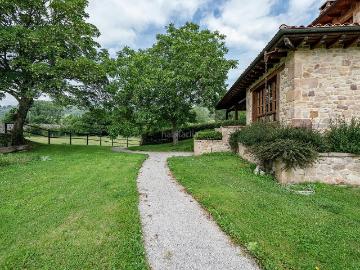 Casa en venta en Bárcena de Pie de Concha. Un castillo en Cantabria Propiedad única con finca de 10.000 m2 en Bárcena de Pie de Concha. Casas Bárcena de Pie de.