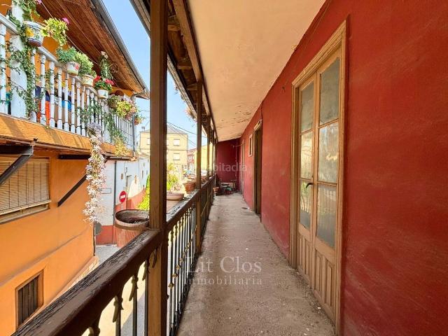 Casa en venta en Barco de Valdeorras O. CASA TRADICIONAL CON JARDÍN Y BALCONADA EN VILOIRA PARA REFORMAR. Casas Barco de Valdeorras.