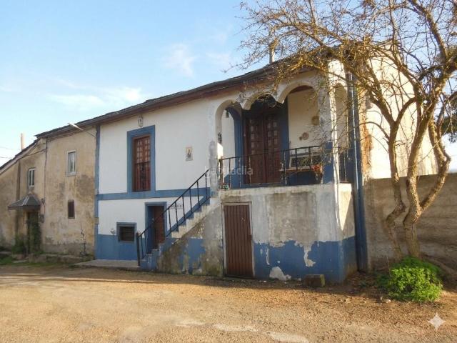Casa en venta en Barco de Valdeorras O. Se vende Chalet sin posesión en O Barco. Casas Barco de Valdeorras.
