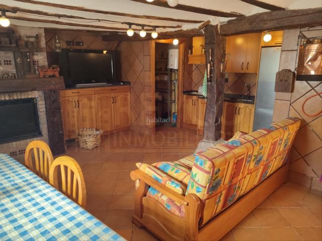 Casa en venta en Baños de Río Tobía. Casa 3 habitaciones, Triplex Venta Baños de Río Tobía. Casas Baños de Río.