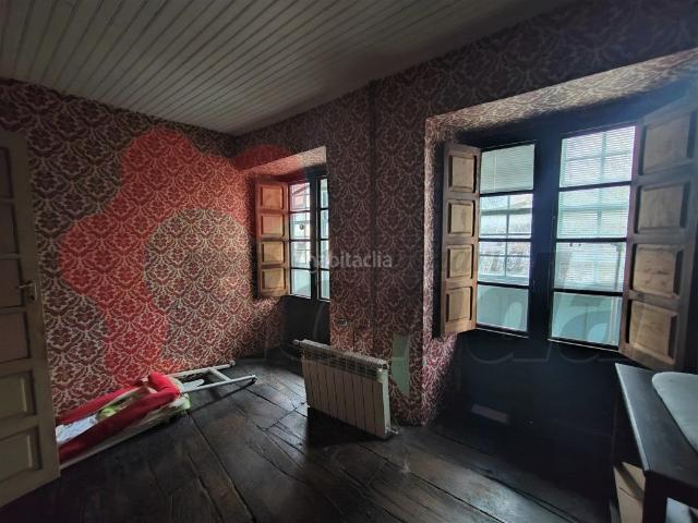Casa en venta en Becerreá. Casa para rehabilitar en el centro de Becerrea. Casas.