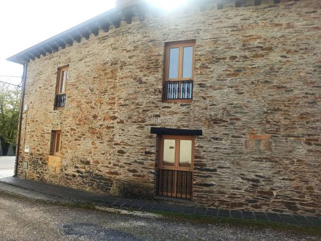 Casa en venta en Begonte. Casa de piedra con finca y cenador excelente ubicación, Begonte. Casas.