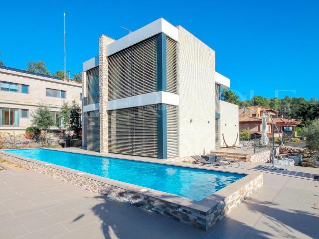 Casa en venta en Begues. AMOR A PRIMERA VISTA. Casas.