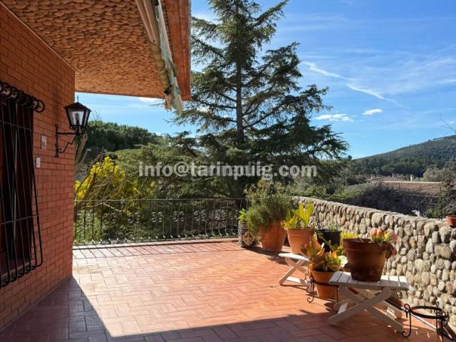 Casa en venta en Begues. CASA UNIFAMILIAR DE 732 m² CON PISCINA EN AZOTEA, POZO Y GRAN GARAJE EN BEGUES. Casas.