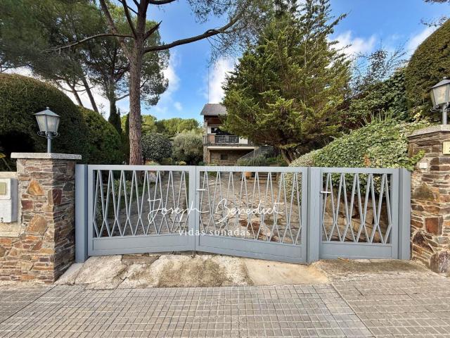 Casa en venta en Begues. Casas.