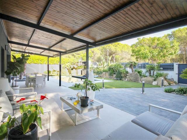 Casa en venta en Begues. ELEGANCIA NATURAL. Casas.