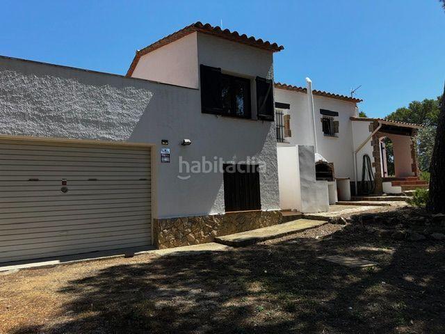 Casa en venta en Begur, Residencial Begur Esclanyà Costa Brava. Casa individual con gran terreno y parcela edificable. Casas.