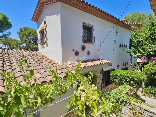 Casa en venta en Begur, Residencial Begur Esclanyà Costa Brava. CASA PRIVILEGIADA A LA VENTA EN BEGUR VISTAS PANORÁMICAS, ENTORNO TRANQUILO Y ORIENTACIÓN AL MAR. Casas.