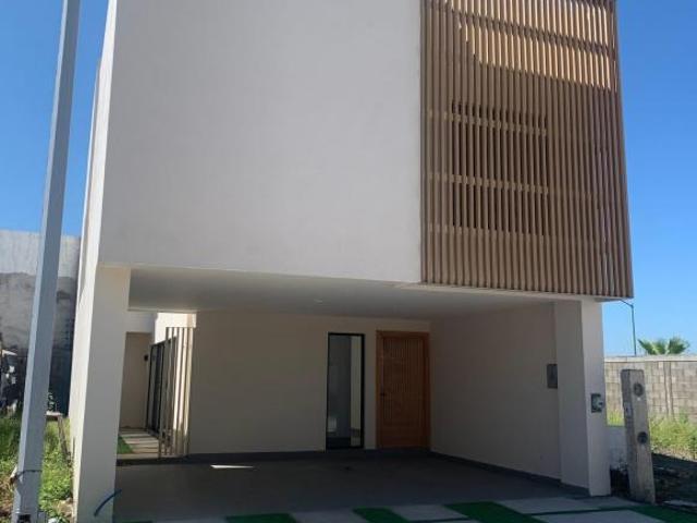 Casa en Venta en Belcanto Residencial | 3 Recámaras con Baño, Terraza y 273 m² de Construcción | $4
