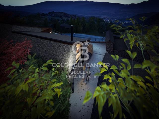 Casa en venta en Bellver de Cerdanya. Casa de montaña con jardín privado en Cortàs. Casas Bellver de.