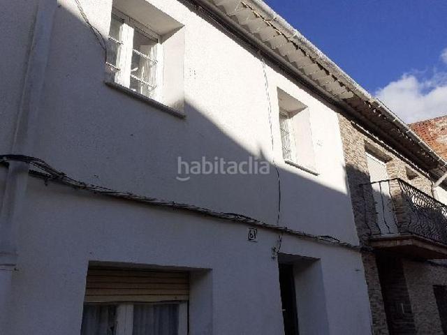 Casa en venta en Bellvís. Casa de 206 m repartidos en 5 habitaciones, 1 baño, cocina y salón distribuidos en 2 plantas en venta en Bellvís Lérida. Dispone d. Casas.