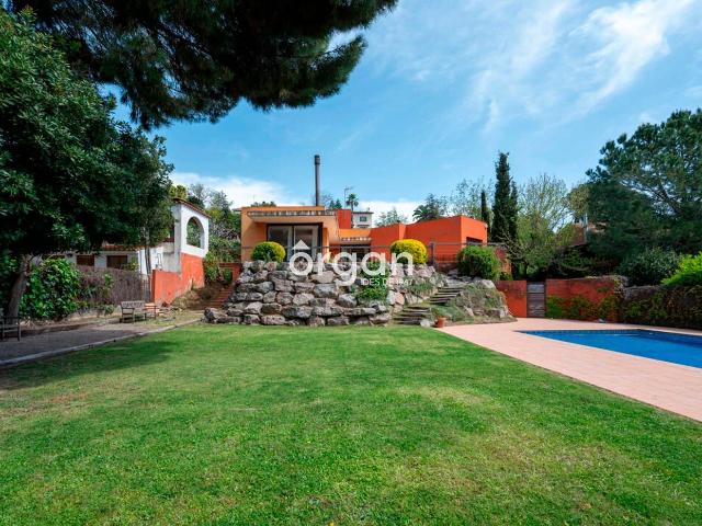 Casa en venta en Bellaterra. Casa unifamiliar centro Bellaterra. Casas.