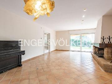 Casa en venta en Bellaterra. Casa Magnífica con gran Jardín Privado y Vistas Verdes. Casas.