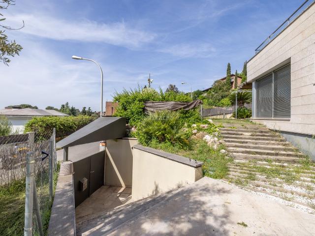 Casa en venta en Bellaterra. Casa o chalet independiente en venta en Calle Sant Pancras. Casas.
