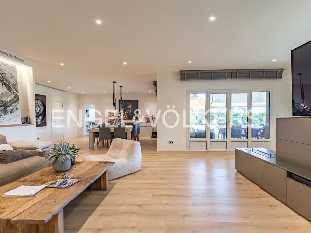 Casa en venta en Bellaterra. Exclusiva vivienda unifamiliar en venta. Casas.