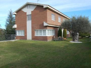 Casa en venta en Bellaterra. Molt bona casa. Casas.