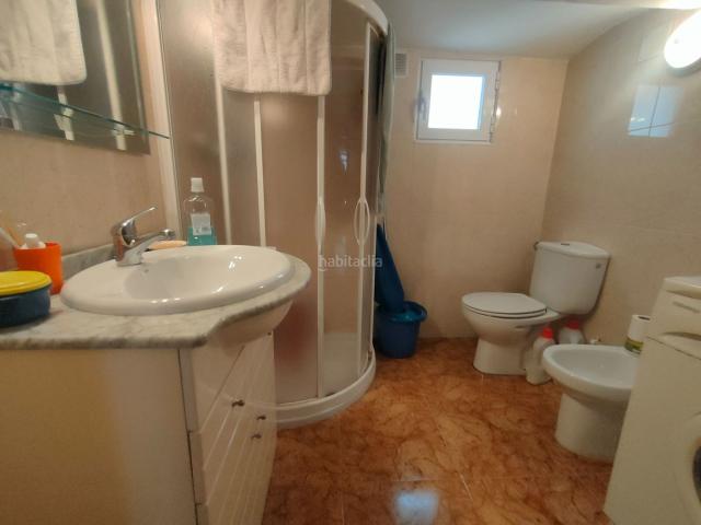 Casa en venta en Benavente. Casa amplia, muy soleada, con patio. Casas.