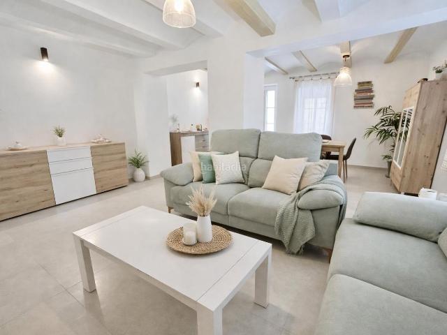 Casa en venta en Benaguasil. Casa totalmente reformada en venta en el centro de Benaguacil. Casas.