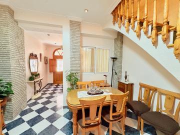 Casa en venta en Benaguasil. Casa de pueblo en el corazón de Benaguasil Zona Plaça de Bous. Casas.
