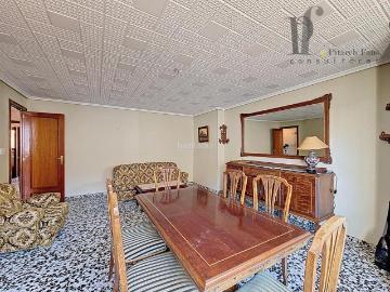 Casa en venta en Benaguasil. Casa Singular en Benaguasil con 2 hogares en uno y espacio para soñar. Casas.