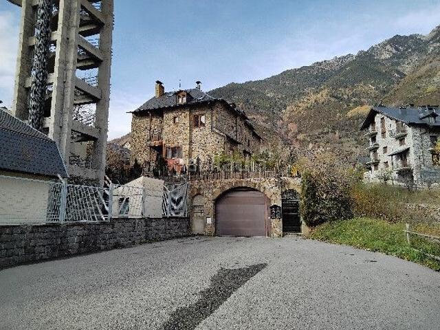 Casa en venta en Benasque. Vivienda en Benasque Huesca. Casas.