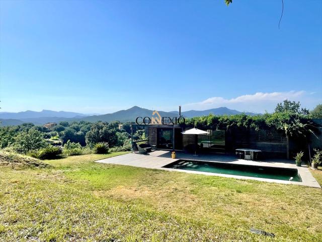 Casa en venta en Bescanó. Casa con piscina a 10 minutos de Girona. Casas.