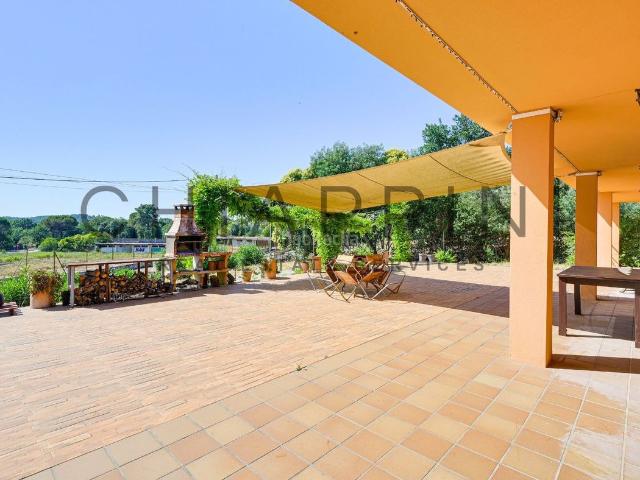 Casa en venta en Bescanó. Vivienda en una sola planta adaptada. Casas.