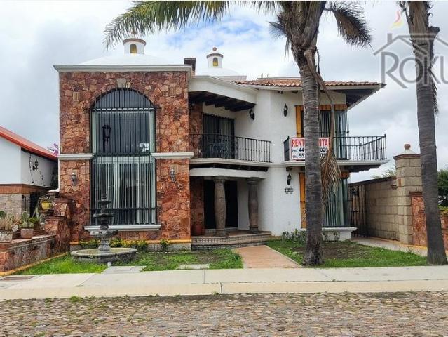 Casa en Venta en Bernal, Ezequiel Montes Amplio Espacio y Ubicación Estratégica