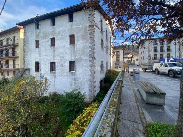 Casa en venta en Berastegi. BERÁSTEGI. VENTA DE MAGNÍFICA CASA SEÑORIAL DE TIPO UNIFAMILIAR EN EL CENTRO DE BERÁSTEGI. EN LA MISMA PLAZA, JUNTO AL AYUNTAMIENT. Casas.
