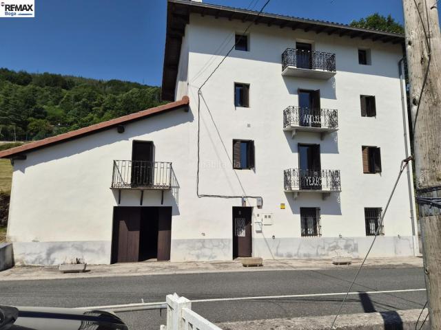 Casa en venta en Berastegi. Caserío recién reformado. Casas.