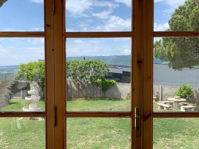 Casa en venta en Berga. Casa en venta en Berga, 5 dormitorios. Casas.