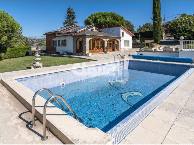 Casa en venta en Berga. CHALET CON PISCINA EN VENTA EN BERGA. Casas.