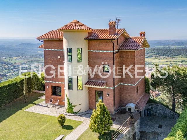 Casa en venta en Berga. Exclusiva casa con espectaculares vistas en Berga. Casas.