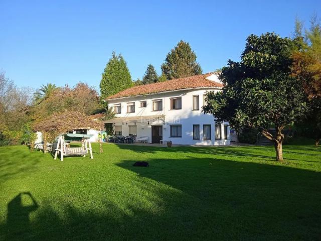 Casa en venta en Bergondo. Excelente chalet en Bergondo. Casas.