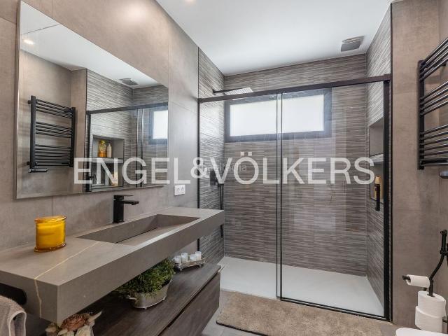 Casa en venta en Bétera, La Conarda Montesano. Propiedad en dos alturas con piscina en Montesano, Bétera. Casas.